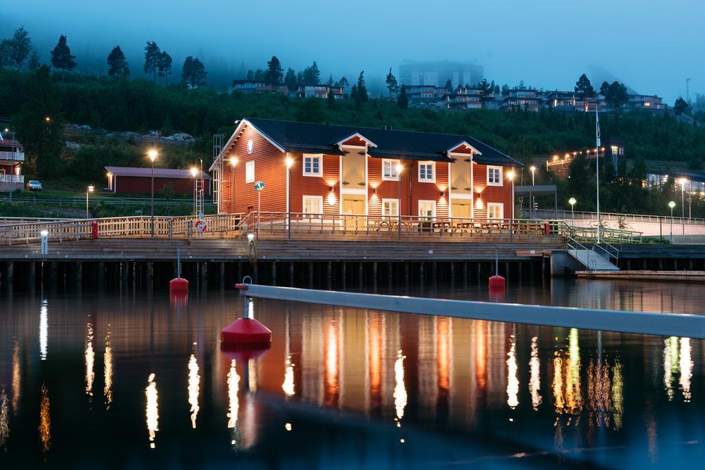Oernskoeldsviks Gaesthamn Hostel Exterior photo
